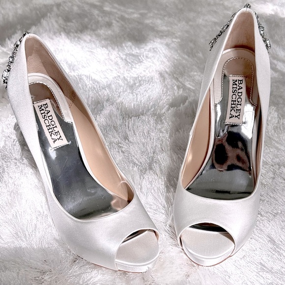 BADLEY MISCHKA Embellished Peep-Pump Shoes in size (6.5) - Picture 10 of 10